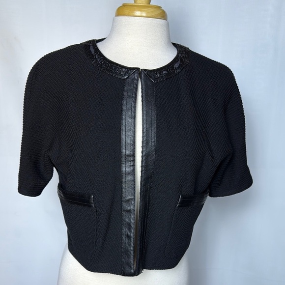 St. John Short Sleeved Elegant Black Cropped Jacket, Size 8 - Picture 1 of 11